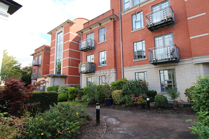 2 Bedroom Flat To Rent In St James Place, Edgbaston, B15
