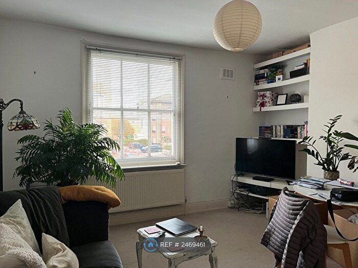 1 Bedroom Flat To Rent In Middleton Road, London, E8