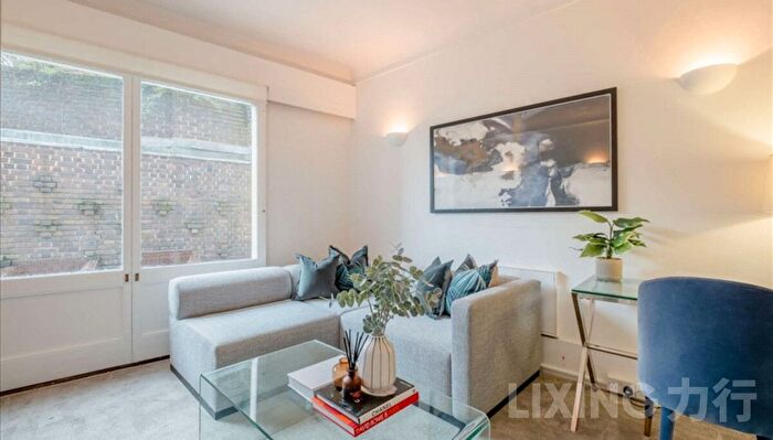 2 Bedroom Flat To Rent In Park Road, St John's Wood, NW8