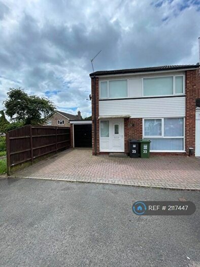 3 Bedroom Detached House To Rent In Badger Close, Redditch, B98