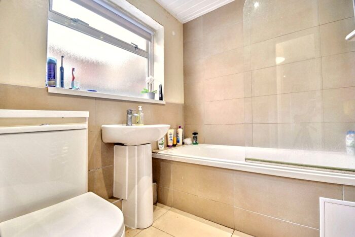 2 Bedroom End Of Terrace House For Sale In Gladstone Street, Nottingham, NG7