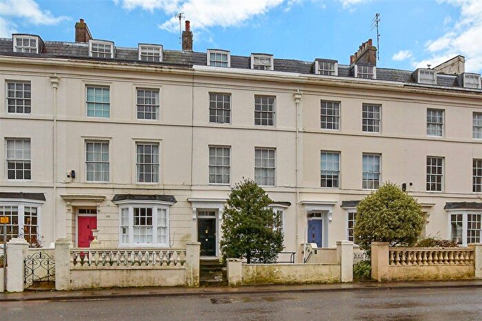 1 Bedroom Flat For Sale In London Road, Canterbury, Kent, CT2