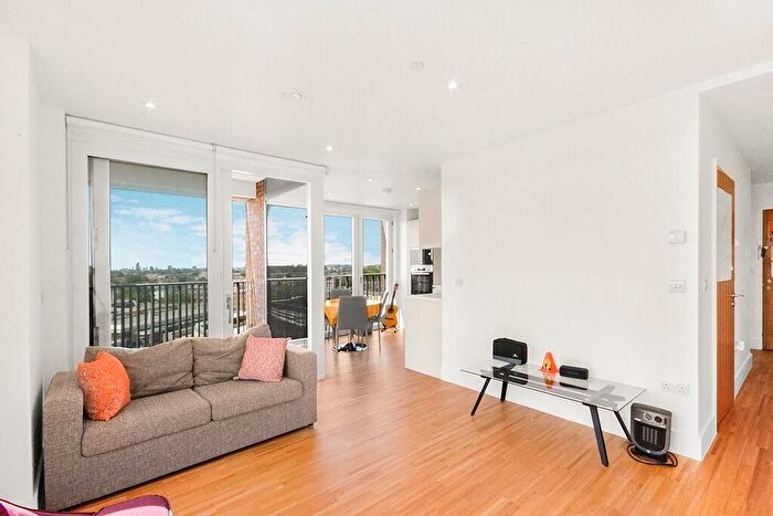 1 Bedroom Flat For Sale In Somerset Place, Brixton Hill, SW2