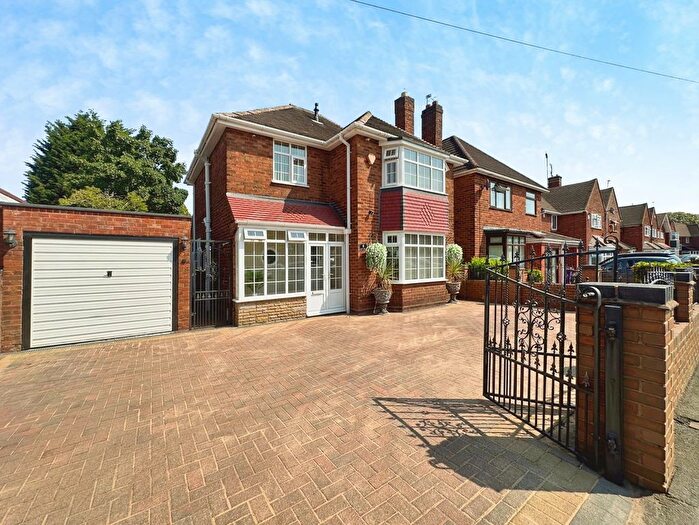 3 Bedroom Detached House For Sale In Rutland Crescent, Bilston, WV14