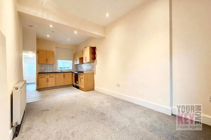 1 Bedroom Flat For Sale In De Burgh Street, Dover, Kent, CT17