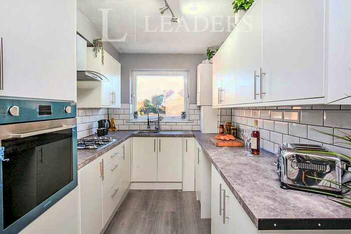 2 Bedroom Apartment To Rent In Foxgrove Road, Beckenham, BR3