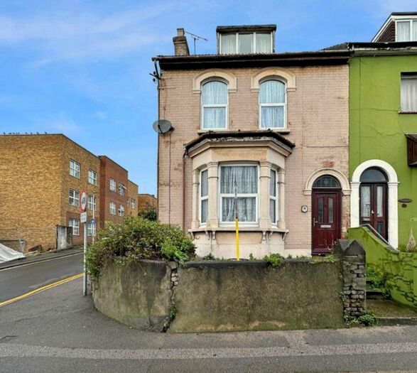 1 Bedroom End Of Terrace House To Rent In Frindsbury Road Rochester, ME2