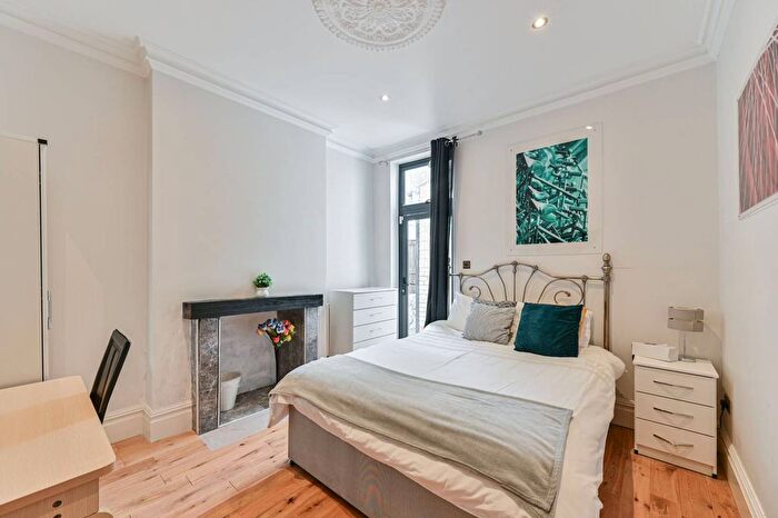 7 Bedroom Semi-Detached House To Rent In Northstead Road, Tulse Hill, London, SW2