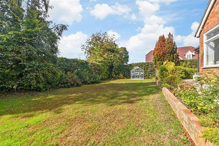 2 Bedroom Detached Bungalow For Sale In Limes Close, Tenterden, Kent, TN30