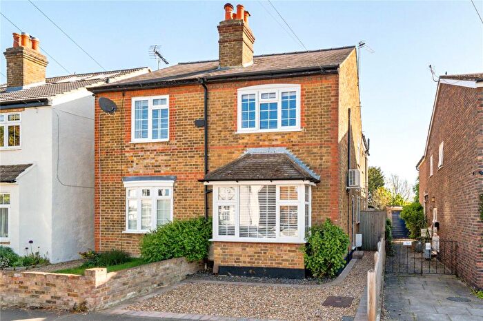 3 Bedroom Semi-Detached House For Sale In Cambridge Road, Walton-On-Thames, KT12