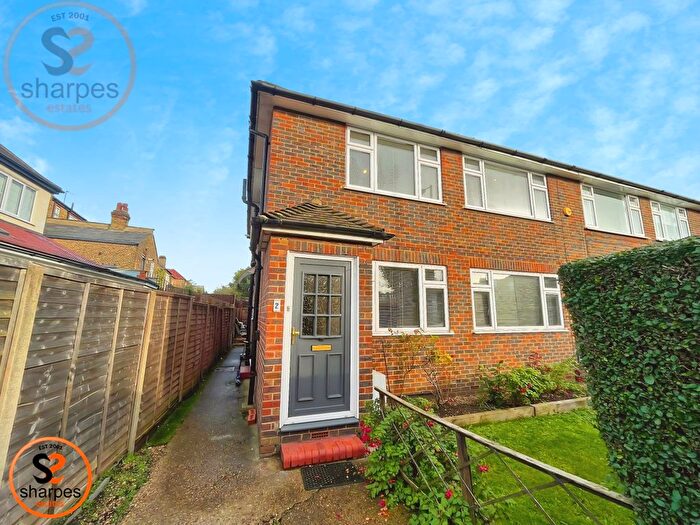 2 Bedroom Flat To Rent In Trinity Court, Trinity Road, Wimbledon, London, SW19