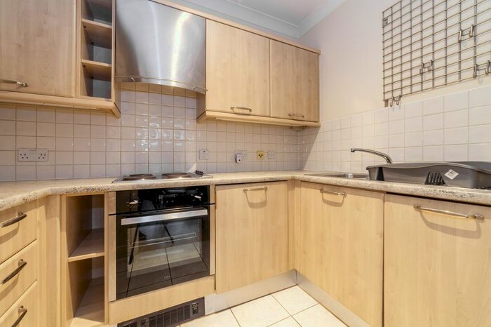 1 Bedroom Flat To Rent In Monument Street, London, EC3R