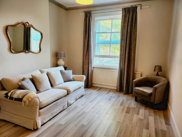 2 Bedroom Flat To Rent In Fielding Terrace, Uxbridge Road, London, W5