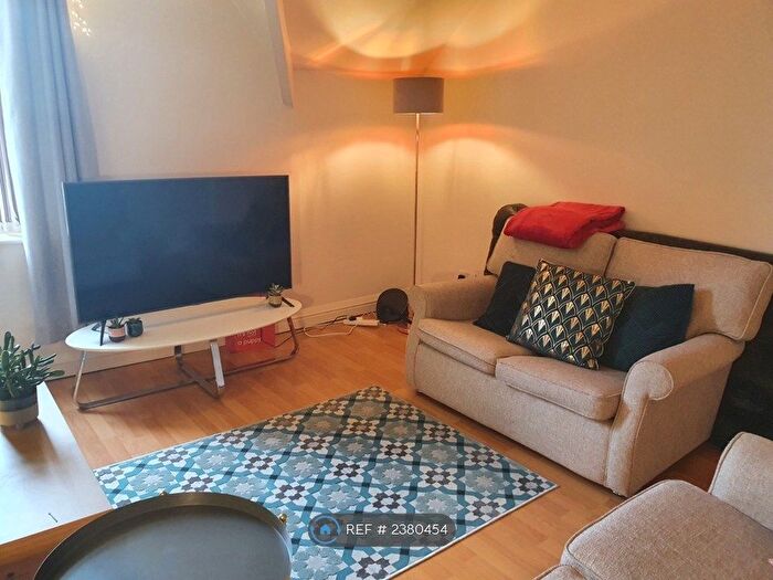 1 Bedroom Flat To Rent In Langsett Road, Sheffield, S6