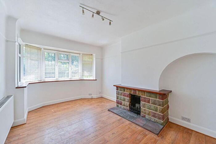 3 Bedroom Semi-Detached House To Rent In Whitefoot Lane, Bromley, BR1