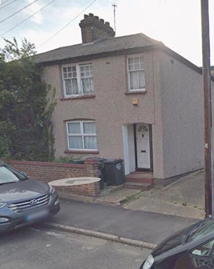 Studio To Rent In Knockhall Road, Greenhithe, DA9