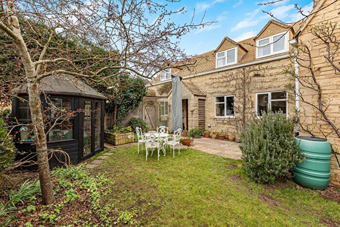 4 Bedroom Detached House For Sale In Station Road, Brize Norton, OX18