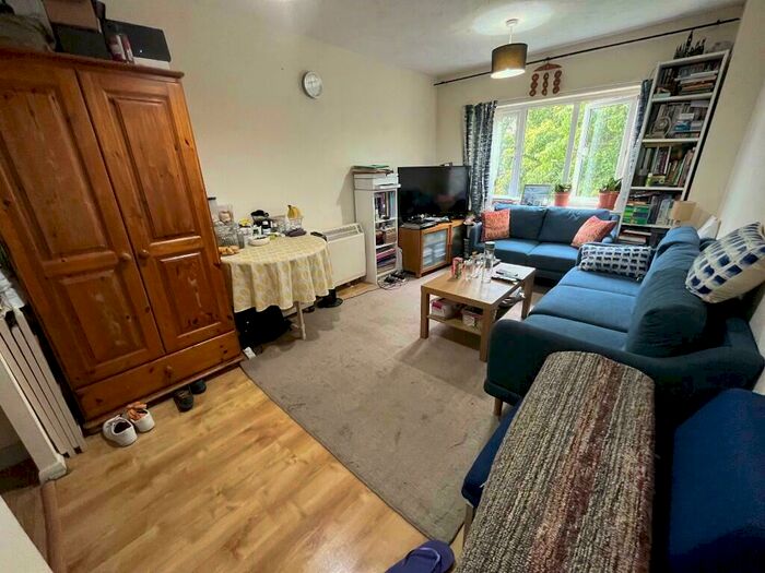 1 Bedroom Flat To Rent In Eagle Drive, London, NW9