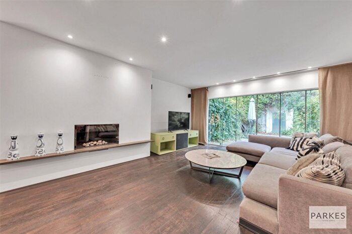 4 Bedroom Terraced House To Rent In Yeomans Row, London, SW3