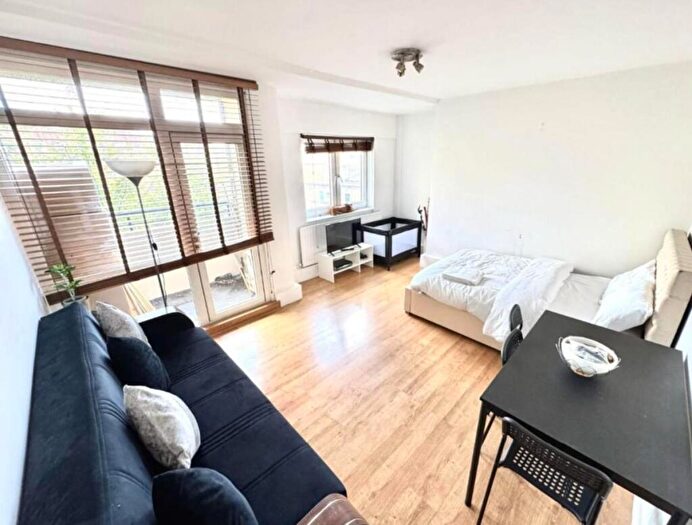 4 Bedroom Apartment To Rent In Grimthorpe House, Percival Street, London, EC1V