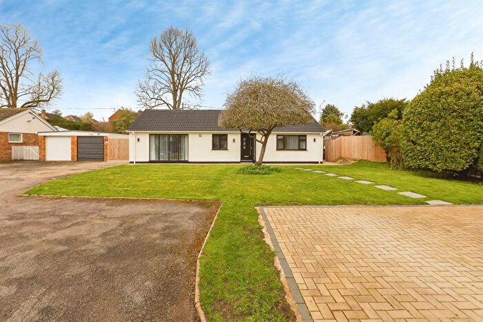 3 Bedroom Detached Bungalow For Sale In Churchway, Stone, Aylesbury, HP17