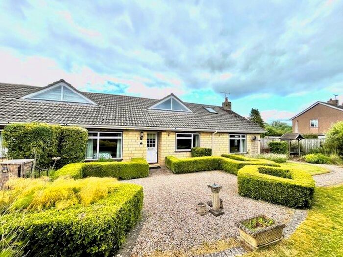 4 Bedroom Detached Bungalow To Rent In Middle Lane, Cherhill, Calne, SN11