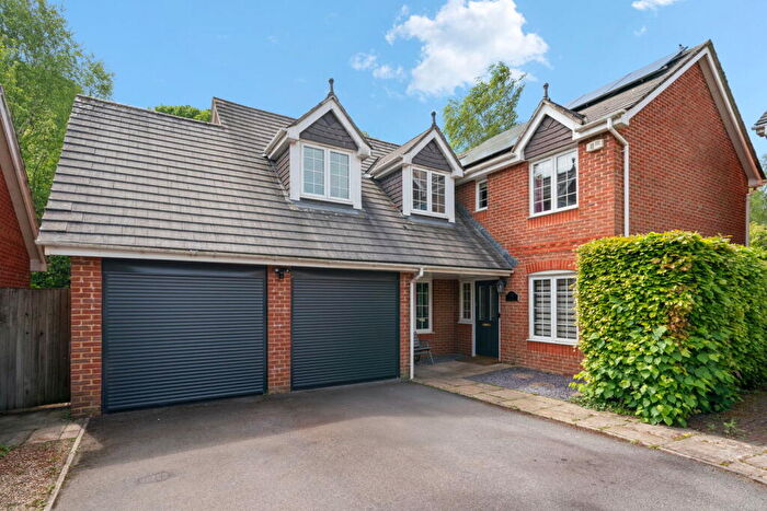 4 Bedroom Detached House For Sale In Highpath Way, Basingstoke, RG24