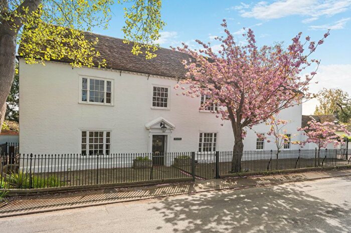 6 Bedroom Detached House For Sale In The Street, Hartlip, Kent, ME9