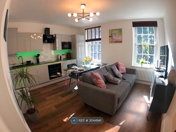 2 Bedroom Flat To Rent In Davenport House, London, SE11