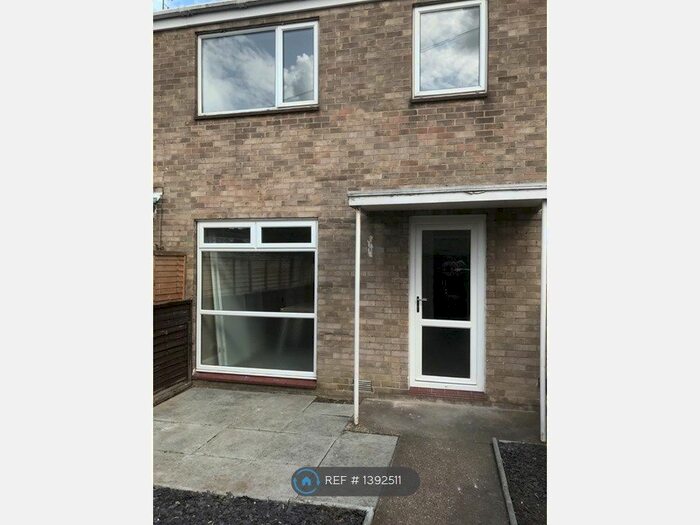 3 Bedroom Terraced House To Rent In Rutherglen Drive, Hull, HU9
