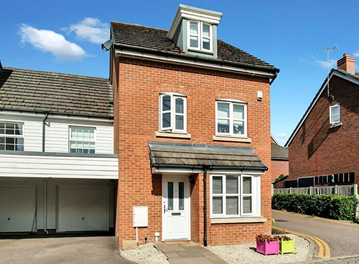 5 Bedroom Link Detached House To Rent In Saffron Crescent, Sawbridgeworth, CM21