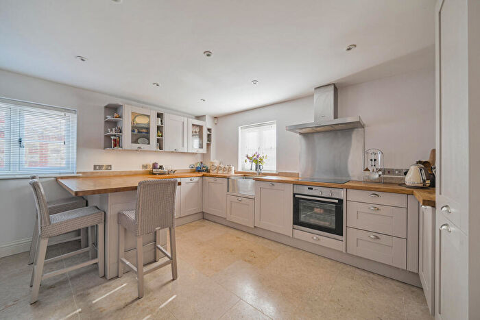 3 Bedroom End Of Terrace House For Sale In Burderop Barns, Chiseldon, SN4