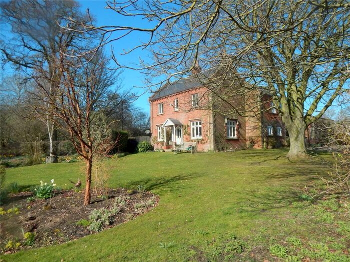 4 Bedroom Detached House For Sale In Surlingham Road, Bramerton, Norwich, Norfolk, NR14