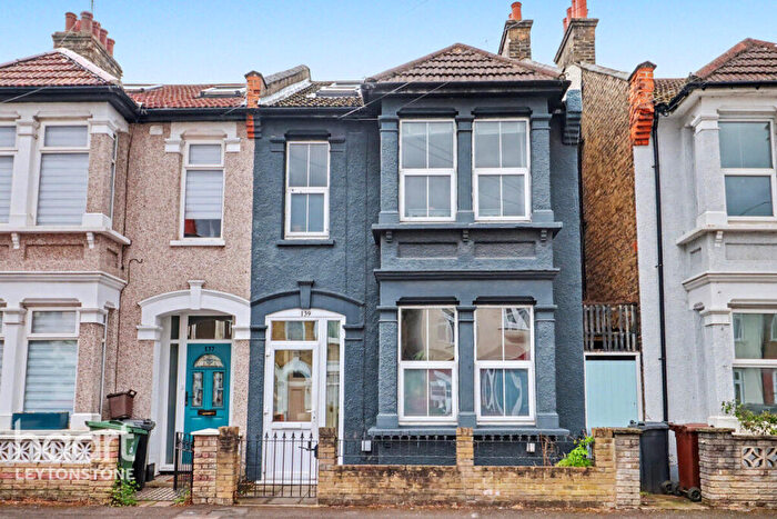 4 Bedroom End Of Terrace House For Sale In Cavendish Drive, London, E11