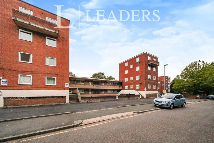 2 Bedroom Flat To Rent In Moulton Rise, Luton, Bedfordshire, LU2