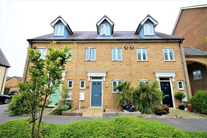3 Bedroom Town House To Rent In Sea Spray Avenue, Shoreham-by-Sea, BN43