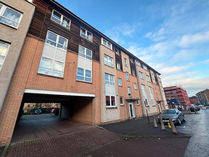 3 Bedroom Flat To Rent In Napiershall Street, West End, Glasgow, G20