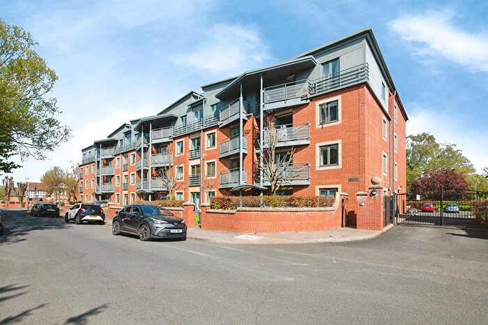 2 Bedroom Flat For Sale In Manor Road, Edgbaston, Birmingham, B16