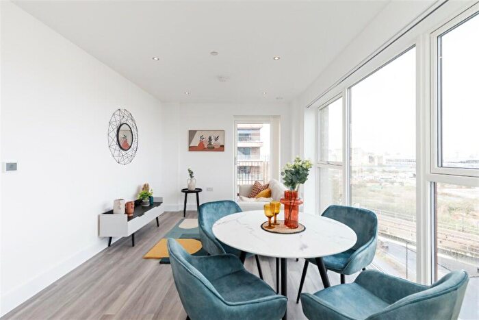 1 Bedroom Flat To Rent In Thames Road, London, E16