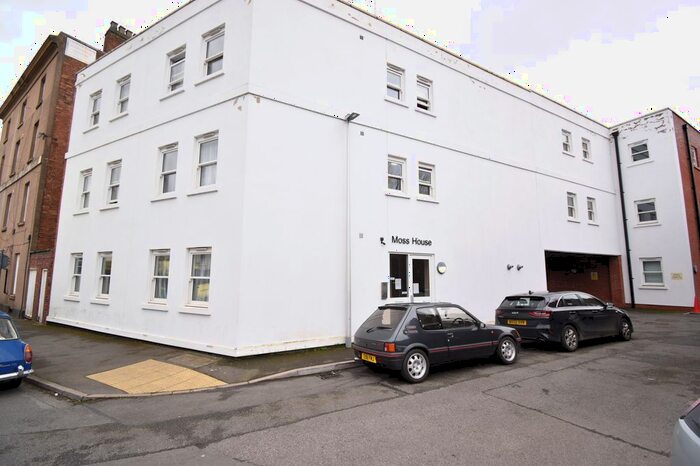 1 Bedroom Terraced House To Rent In Moss Street, Leamington Spa, Warwickshire, CV31