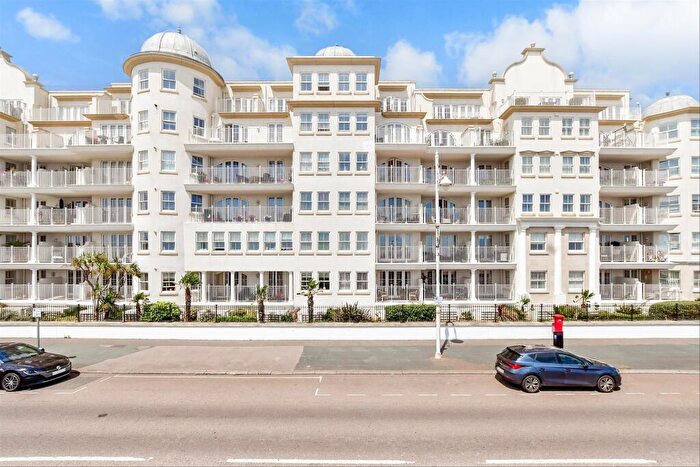 2 Bedroom Apartment For Sale In The Esplanade, Bognor Regis, West Sussex, PO21