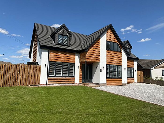 4 Bedroom Detached House For Sale In High Street, Barnby Dun, Doncaster, DN3