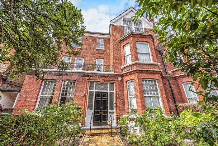 2 Bedroom Apartment To Rent In Compayne Gardens, South Hampstead, NW6