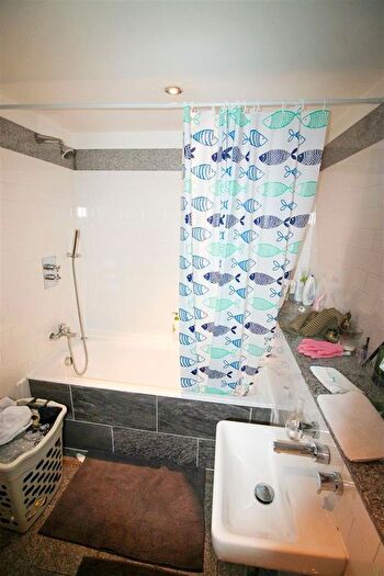 1 Bedroom Flat To Rent In Oldham Road, Northern Quarter, Manchester, M4