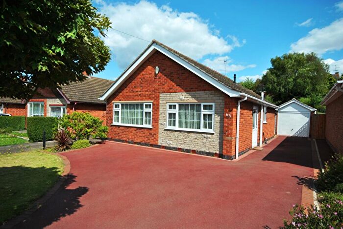 2 Bedroom Bungalow To Rent In Walcote Drive, West Bridgford, Nottingham, Nottinghamshire, NG2