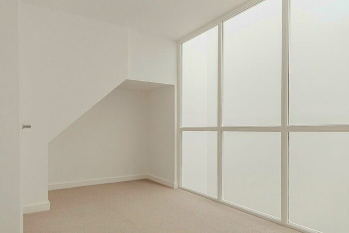 3 Bedroom Town House For Sale In Kelham Central Sheffield, S3