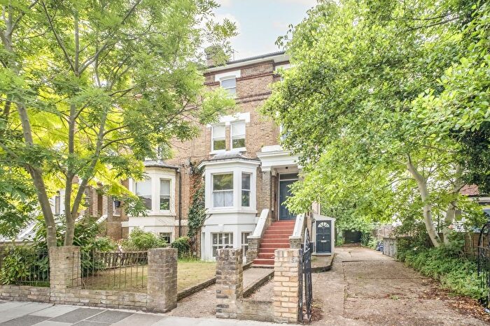 1 Bedroom Flat To Rent In Cambridge Road, Teddington, TW11