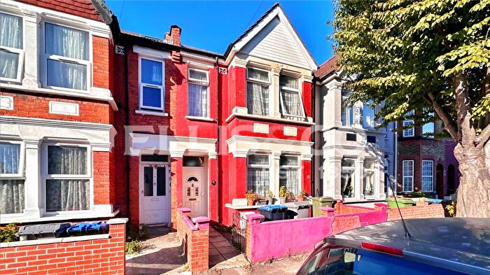 3 Bedroom Terraced House For Sale In Elspeth Road, Wembley, HA0