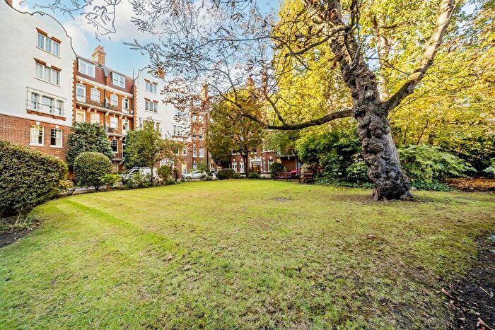 2 Bedroom Flat For Sale In Kings Gardens, West Hampstead, NW6
