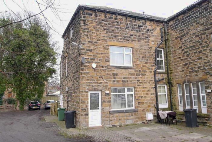 3 Bedroom Town House To Rent In Leeds Road, Woodkirk, Dewsbury WF12